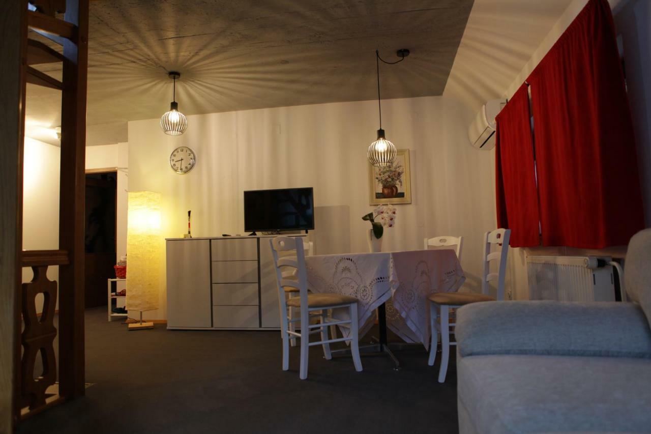Apartment Fon Blejska Dobrava Екстер'єр фото